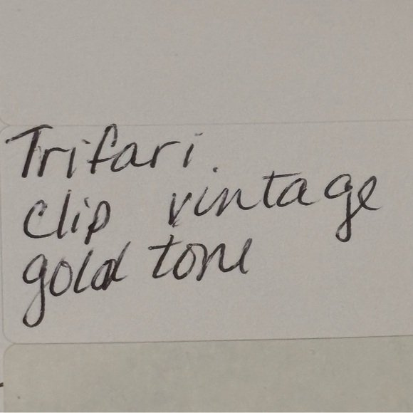 Trifari vintage very early clip on earrings - Picture 5 of 7